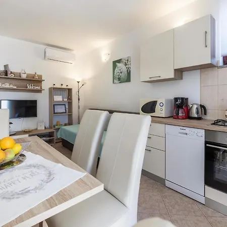 Cozy In With Wifi Apartment Fazana