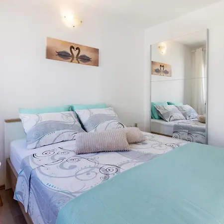 Cozy In With Wifi Apartment
